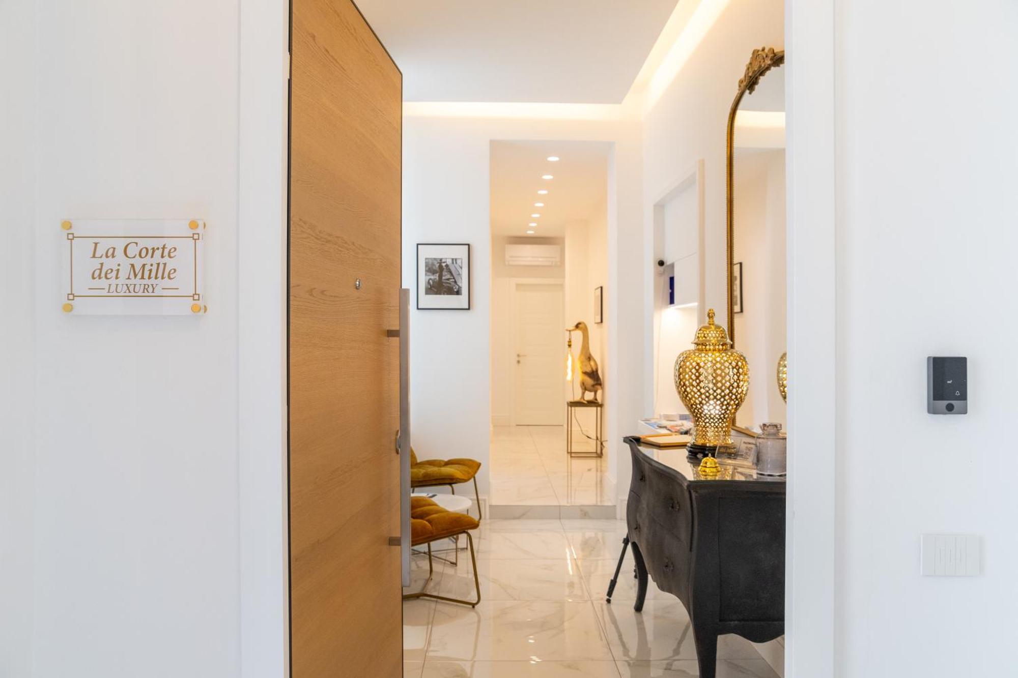 La Corte Dei Mille Luxury * Naples