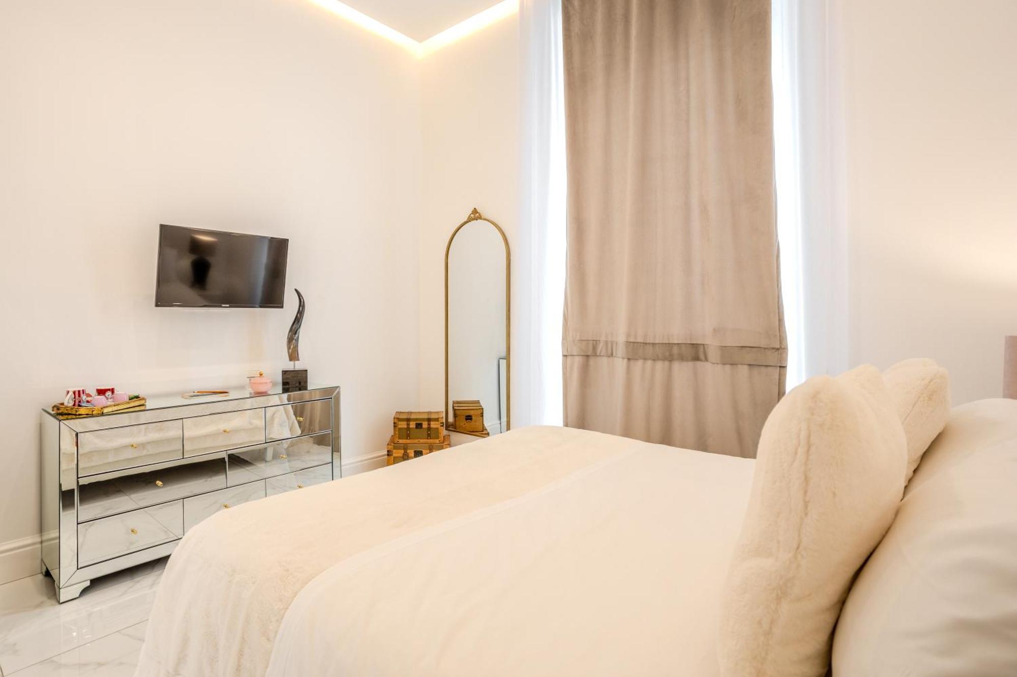 La Corte Dei Mille Luxury * Naples